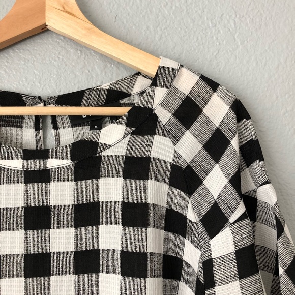 ☀️DKNY Black and White Checkered Top - Picture 3 of 6